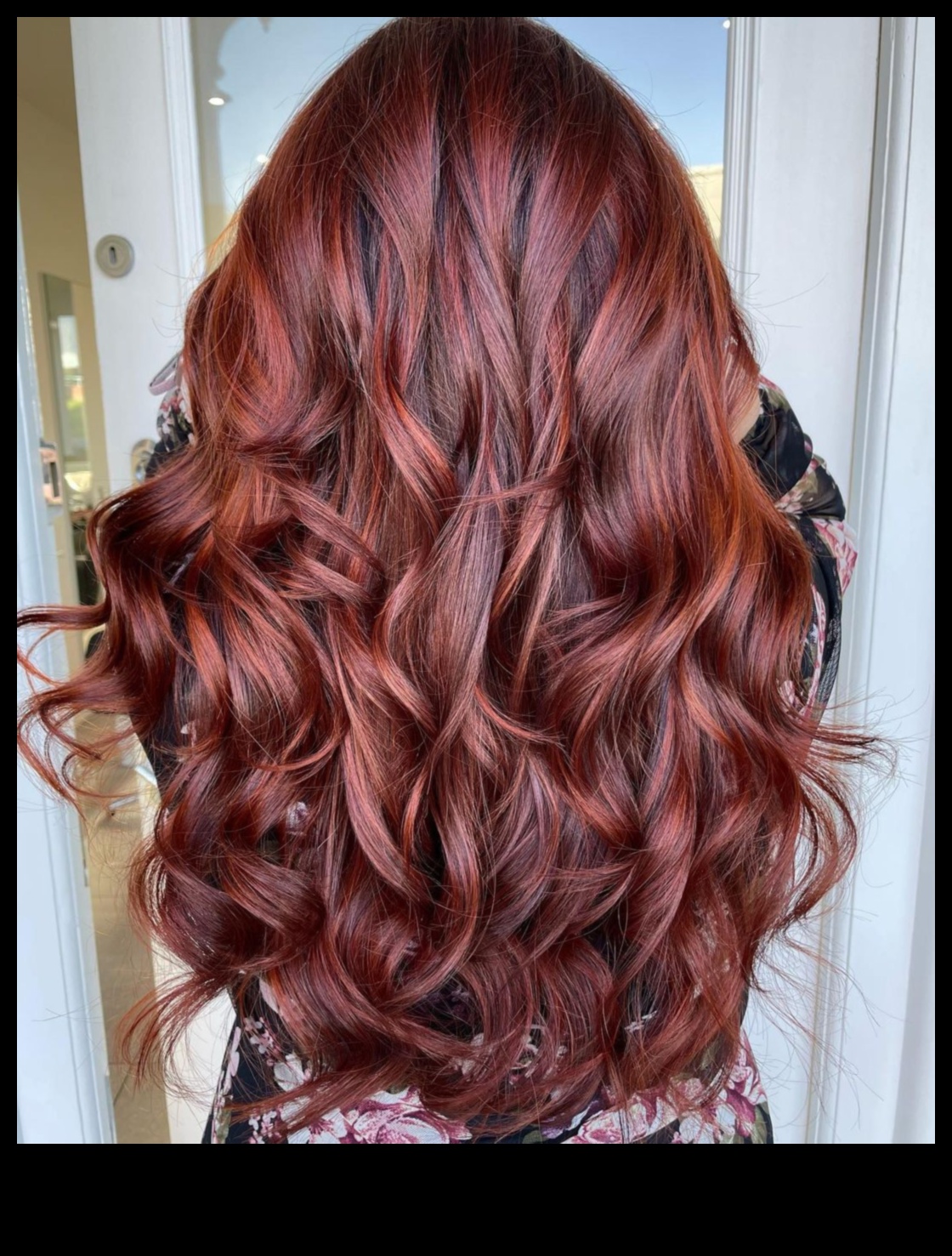 סתיו ערמוני: השראות צבע שיער אדום עשיר וחם