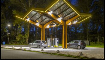 חידושים היברידיים: העדכניים ביותר בעיצוב ובטכנולוגיה לנהיגה בת קיימא